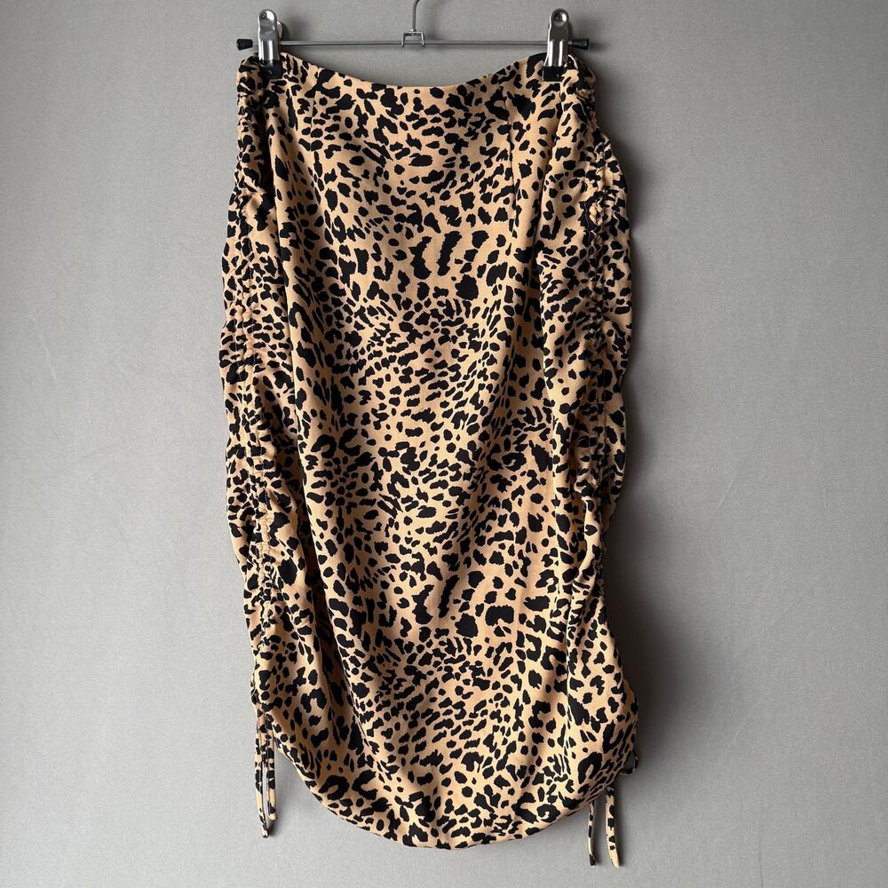 Nasty Gal sz‎ 6 tan black Leopard Print midi skirt